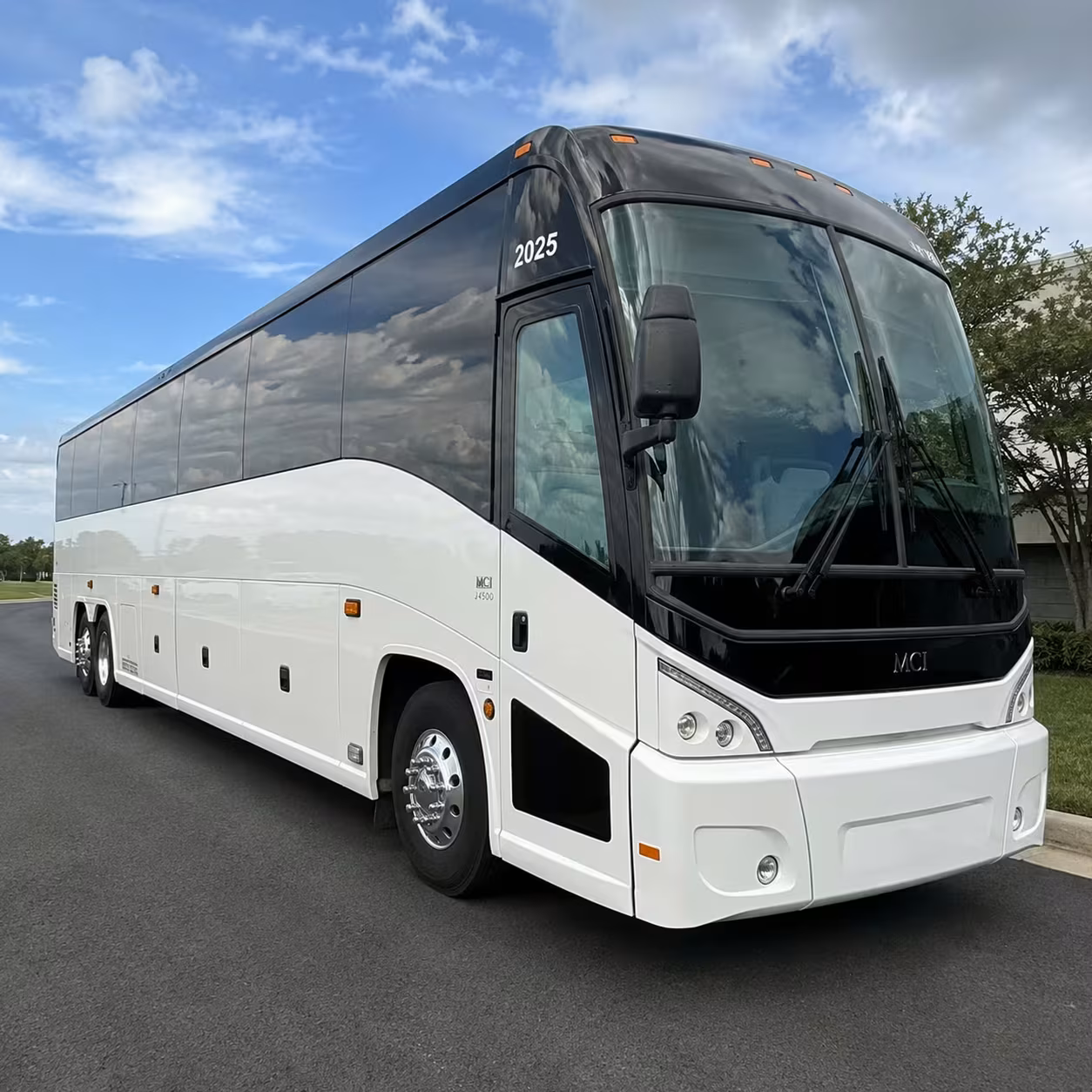 rochester party buses and minibuses for outdoor concerts