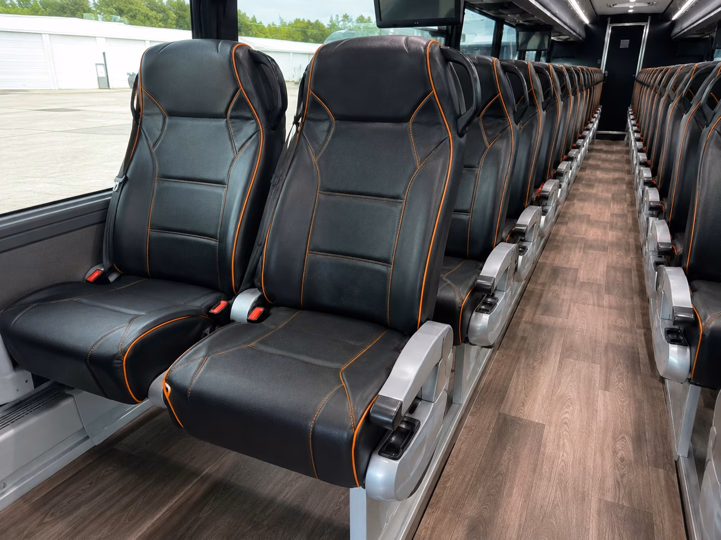 rochester wedding shuttle buses between hotels and venues