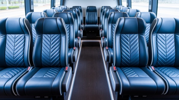 rochester 30 passenger minibus rental